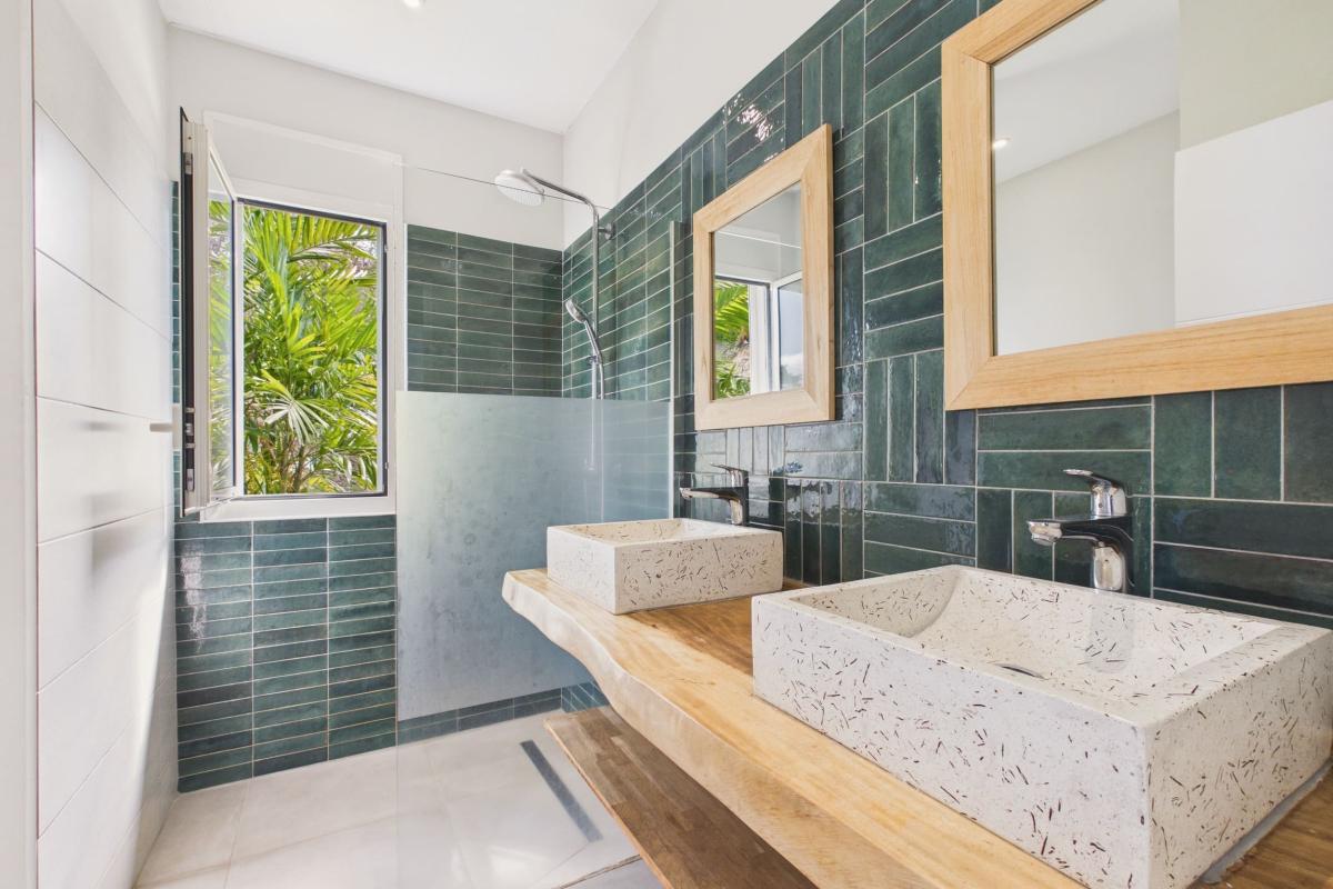 Location villa martinique 13 personnes 4 chambres - salle de douche chambre 3